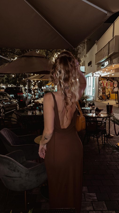 Instagram post by @christinaeileen for LuckyIronLife. Caption reads: [...] and ice has been a game changer!🐠💕....