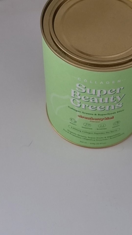 Instagram post by @lauracath_ for The Collagen. Caption reads: A great tasting greens powder packed with all of....