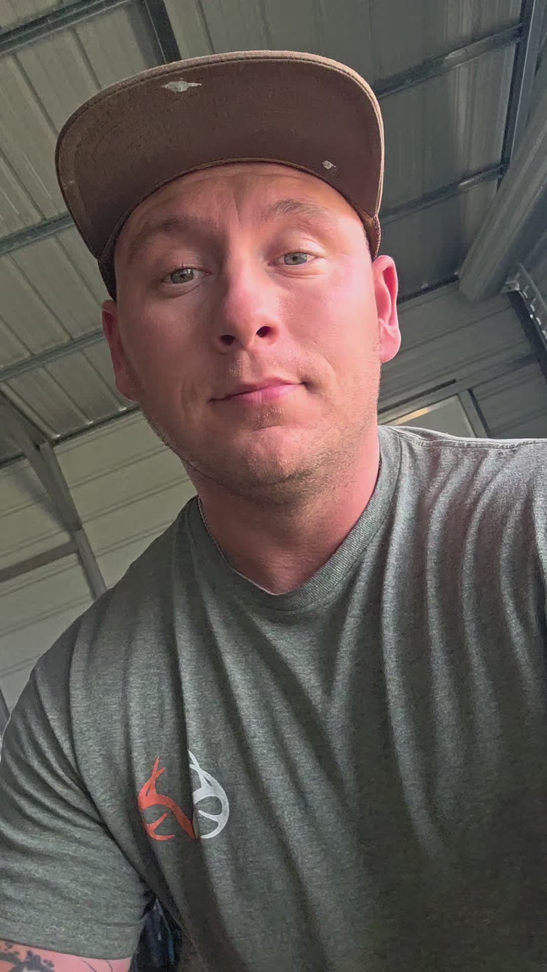 TikTok post by @bwdefoure343 for Seesii. Caption reads: @SEESII Tools makes greasing your equipment [...].