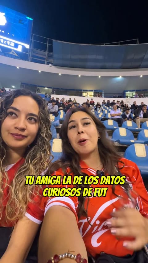 Instagram post by @dulceestradac for Caliente.mx. Caption reads: Datos curiosos parte 2 jaja #ligamx ⚽️....