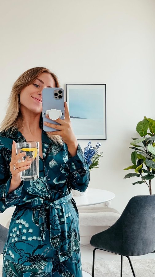 Instagram post by @lailamourad for Head & Shoulders Arabia. Caption reads: — my #supremesummerhydration routine💧
when....