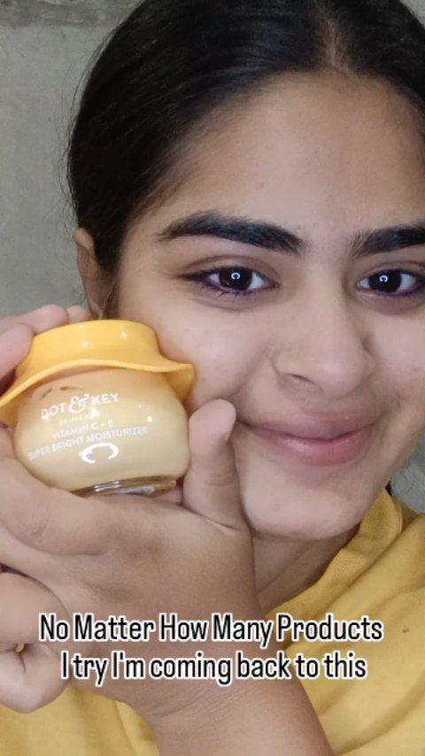 Instagram post by @amisha_9_9_9 for Houseofcreasip. Caption reads: [...] For 😍❤️ . . @dotandkey.skincare....