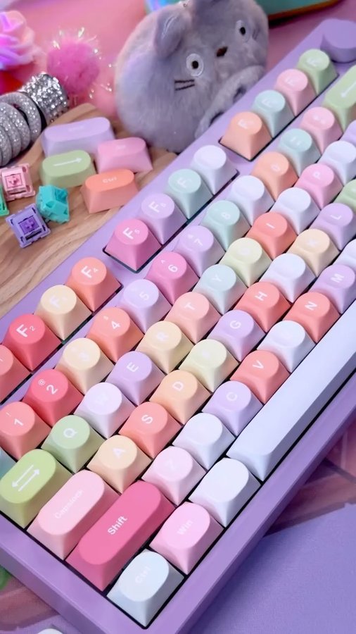 Instagram post by @mechbunni for Chilkey. Caption reads: 🍭candy keeb anyone?🍬 . this build is brought to....