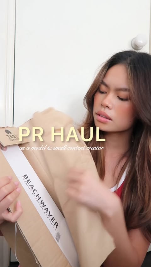 Instagram post by @stephaniejmagno for Beachwaver. Caption reads: [...] mentioned: 🌷 @crocsaustralia 🌷....