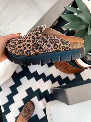 TikTok post by @adrianegweyn for Evellyhootd. Caption reads: [...] #FallFashion #MomStyle #MomOutfits....