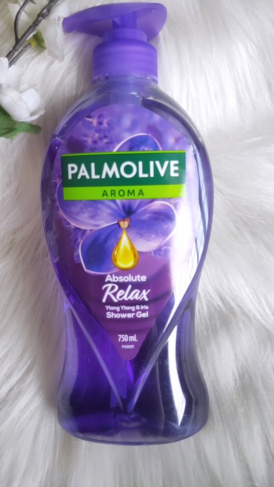 Instagram post by @glam_your_look for Palmolive. Caption reads: I recently started using the Palmolive Aroma....