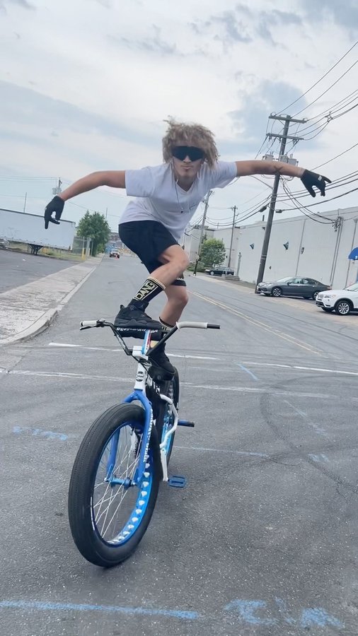 Instagram post by @_bs.will for SE Bikes. Caption reads: [...] 
-
-
-ft. @dtr_curlyhead 
-
-
- @sebikes....