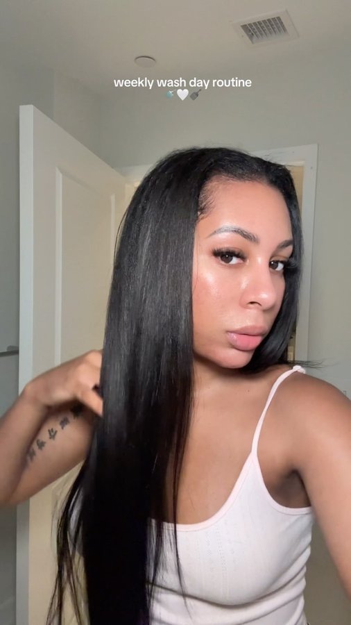 Instagram post by an influencer for OLAPLEX. Caption reads: [...] Today I’m using my favorite @olaplex....
