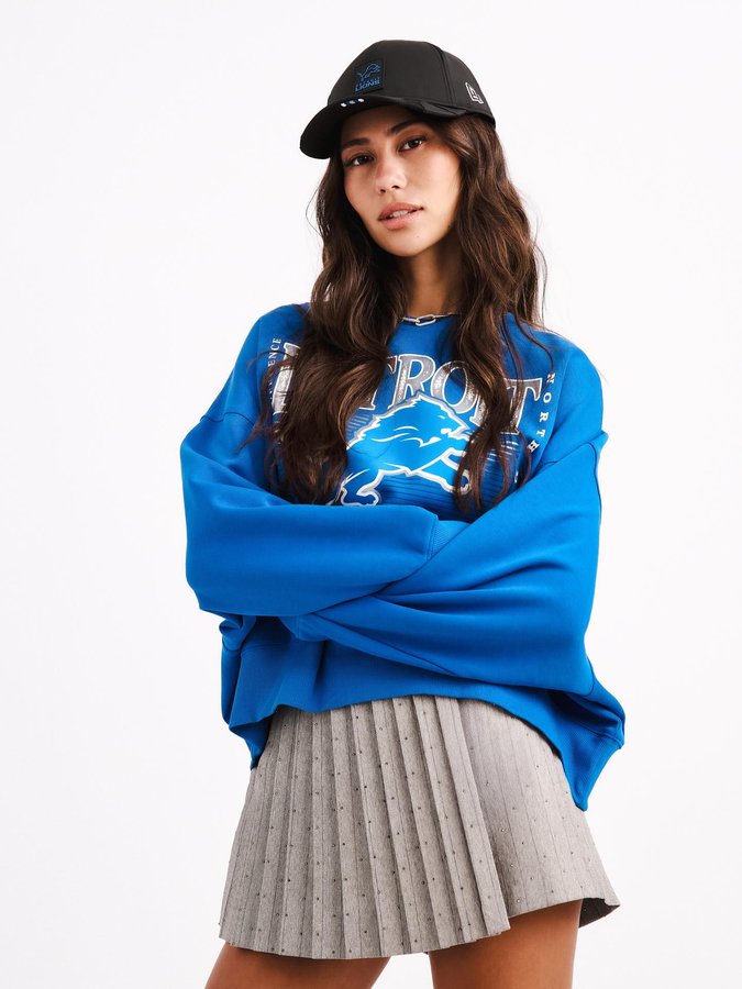 Instagram post by @nicoleemadisyn for New Era Cap. Caption reads: Suited up for the season with @neweracap....