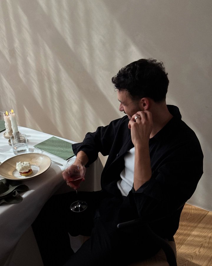 Instagram post by @ulmn for Champagne Ruinart. Caption reads: Conversation with nature @ruinart 

#RuinartxArt....