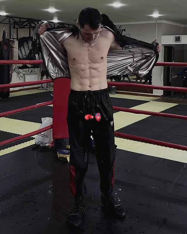 Instagram post by @boxernaghiyev for RDX Sports. Caption reads: [...] get 10% OFF. Don’t miss out! 🔥 ....