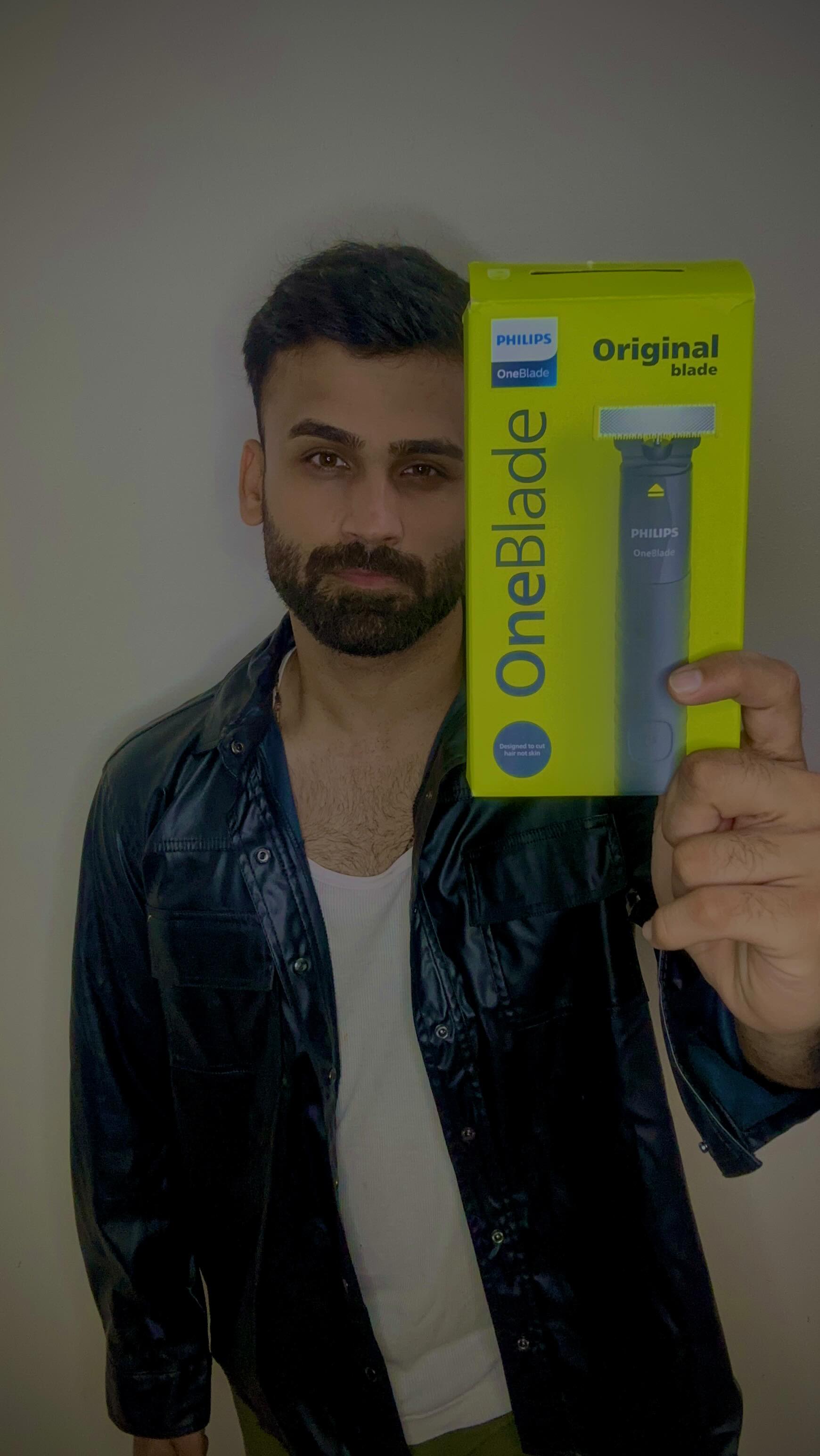 Instagram post by @thisislakshyakhandelwal for Philips. Caption reads: #ad 
Get the fine and crisp look with....