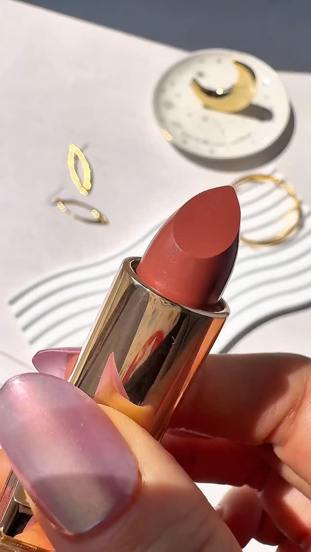 Instagram post by @nine.lives_kat for Vivienne Hu. Caption reads: Sparkle Up with....