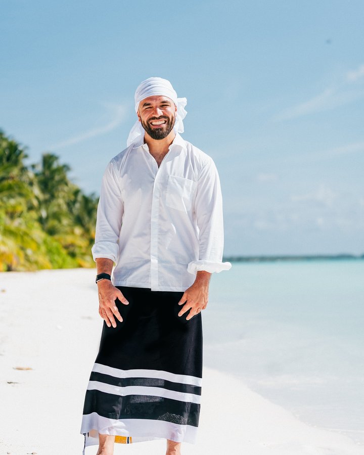 Instagram post by @khalidalameri for Visit Maldives. Caption reads: [...] Alhamdulilah 🇲🇻❤️

Much love to....