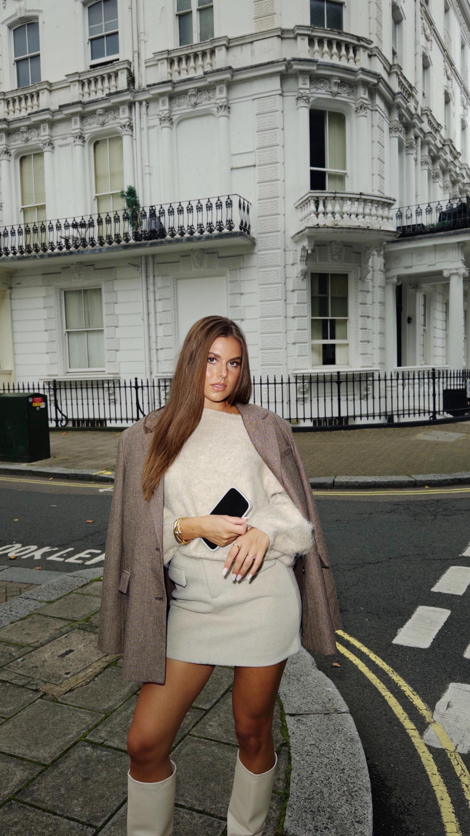 Instagram post by @ninahouston for LOAVIES. Caption reads: 2 days left!!!! LOAVIES X Nina Houston 🤎.