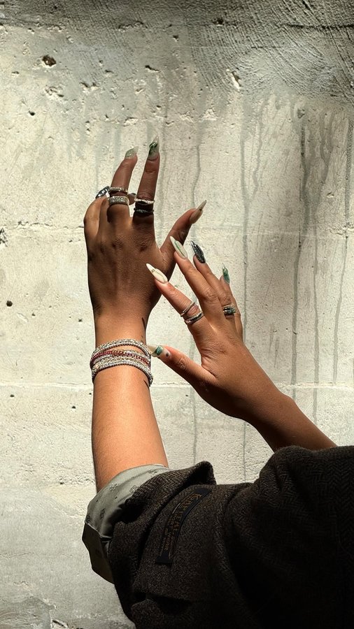 Instagram post by @shema.love for Zales. Caption reads: [...] a timeless tennis bracelet, or two. 💎....