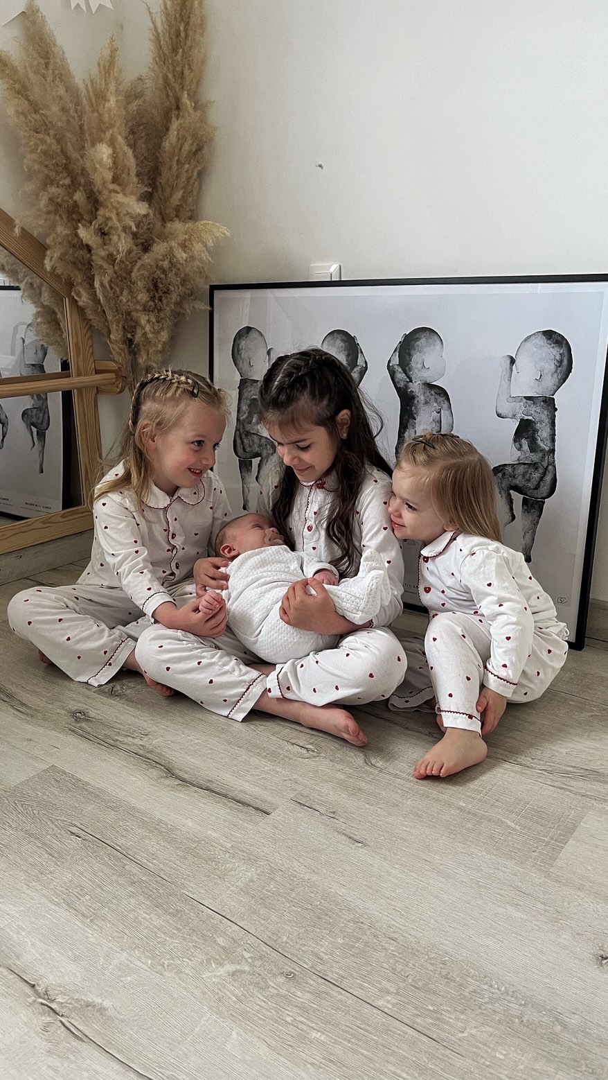 Instagram post by @chloe_coty for The Birth Poster. Caption reads: À l’échelle 1:1, à l’échelle du cœur. Pour ne....