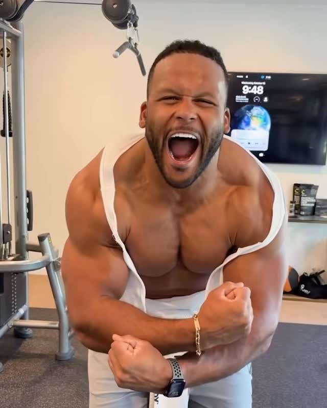 Instagram post by @aarondonald99 for PrizePicks. Caption reads: AD Workout Challenge is liveee 🦍💪🏽.