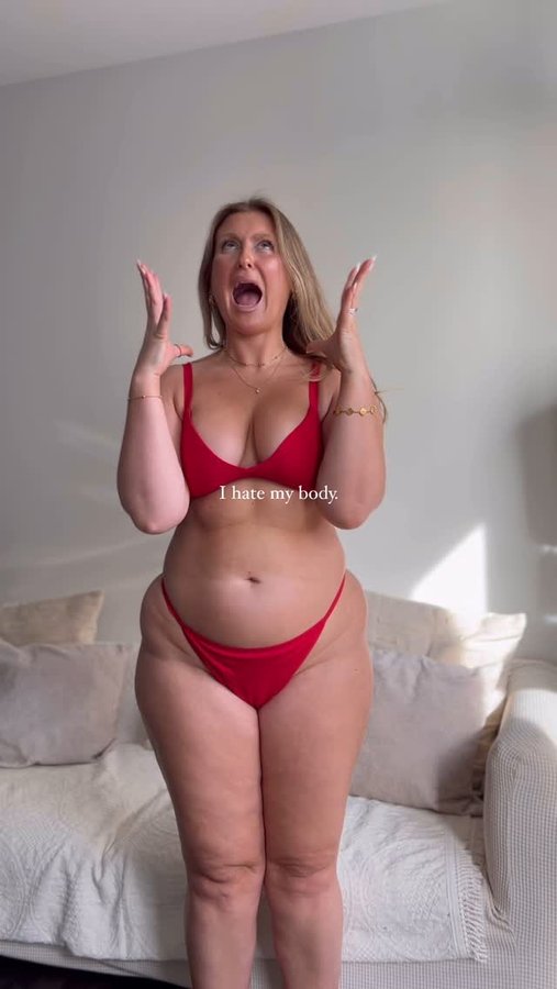 Instagram post by @sophthickfitnesss for HUHA. Caption reads: 📣✨PSA for the girlies who need to hear this....