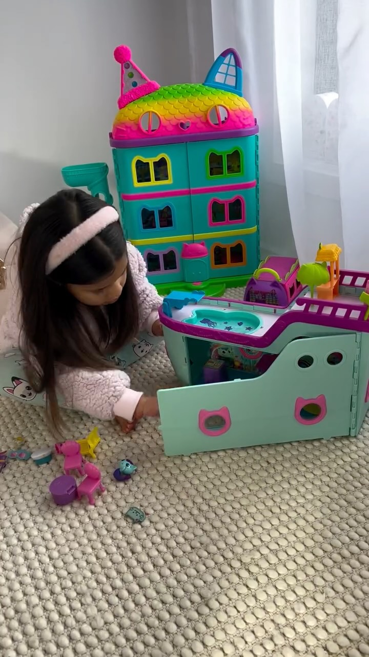 Instagram post by @mason.and.ella for Netflix Family. Caption reads: A-meow-zing news! BIG W’s Big Whopping Toy Sale is....