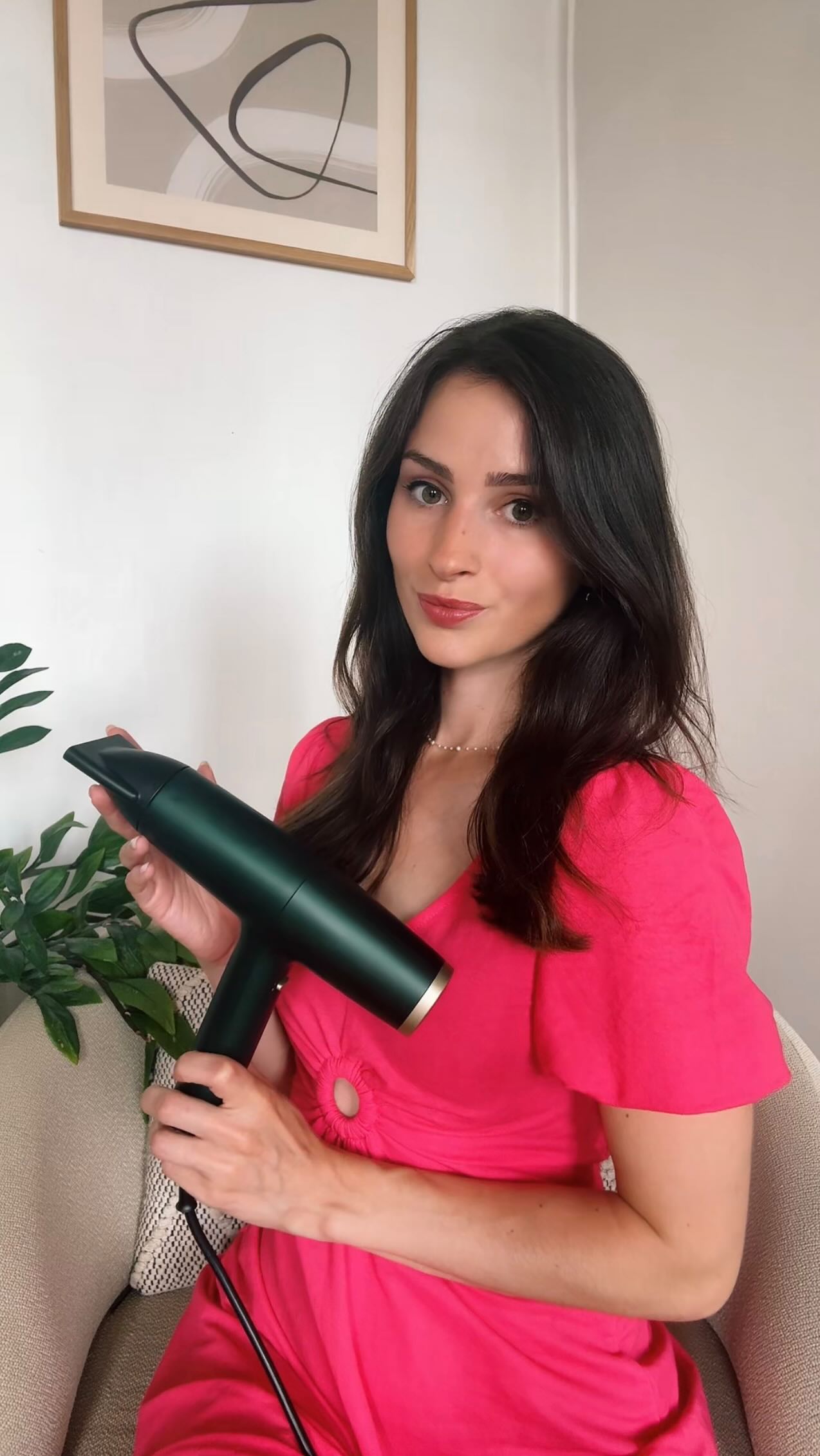 Instagram post by @lapetite_lyonnaise for BaByliss. Caption reads: Get ready with me avec le Air Power Pro @babyliss....