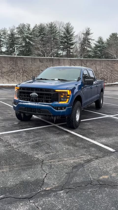 Instagram post by @mo_bronco for WOLFBOX. Caption reads: [...] me I know I’ll catch them thanks to the....