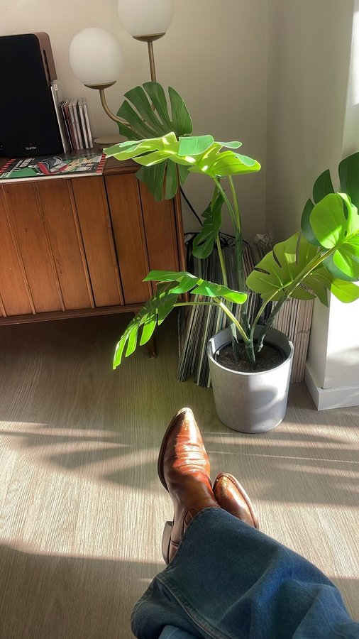 Instagram post by @nicky.reardon for HubSpot. Caption reads: [...] to help with content creation. I use....