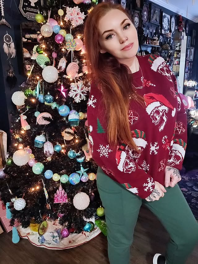 Instagram post by @vixtina for Constantly Varied Gear. Caption reads: These green cozy fleece lined leggings from....