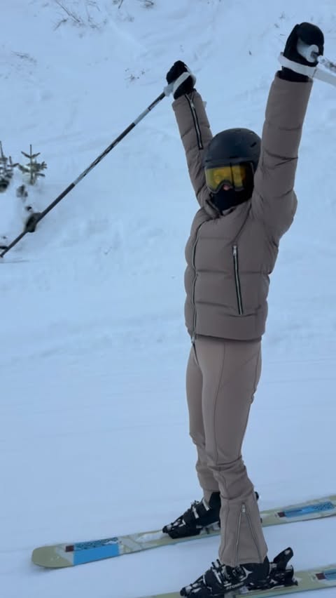 Instagram post by @daisyykent for Chomps. Caption reads: drop your fav chomps flavor 😏 @chomps....