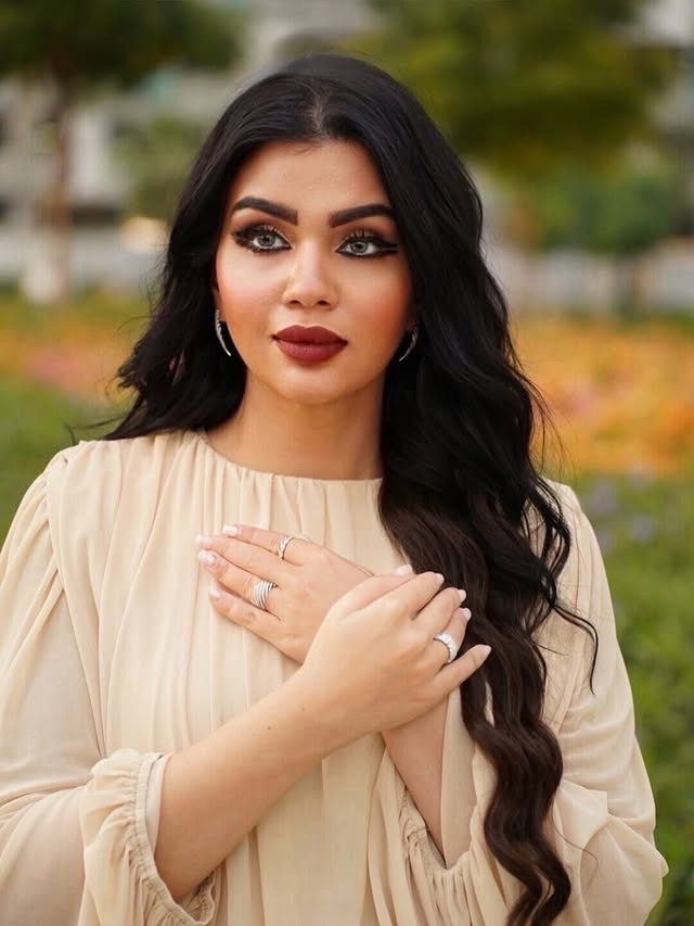 Instagram post by @sura.alhamid for APM Monaco. Caption reads: ❤️ @apmmonaco @apmgirls #apmmonaco #apmgirls.