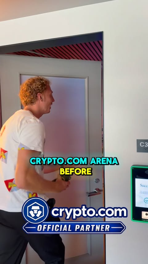Instagram post by @dsmitty.hoops for Crypto.com. Caption reads: Huge thank you to @cryptocomofficial for the....