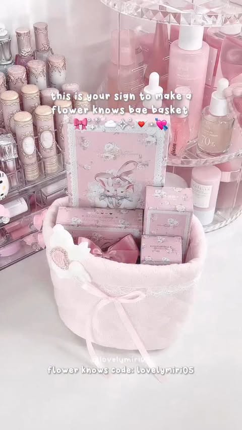 Instagram post by @lovelymiri05 for Flower Knows. Caption reads: @flowerknows_global makeup is the prettiest 🎀🐰🌸....