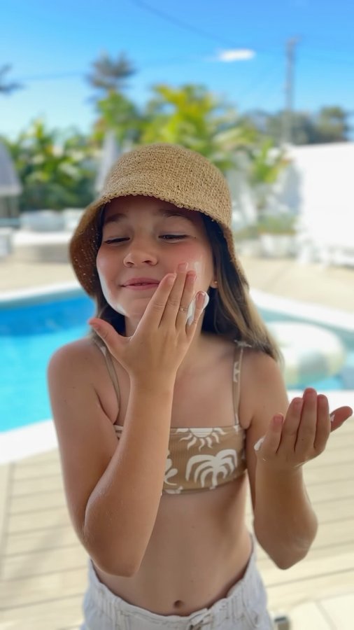 Instagram post by @the.quinn.girls for Allkinds. Caption reads: [...] I’m super excited about the new @allkinds....