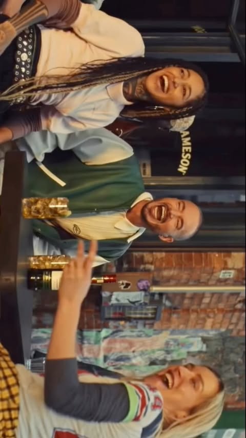 Instagram post by @ana_namor_ for Jameson Irish Whiskey. Caption reads: It’s what YOU bring! Cheers!♥️ Comercial para....