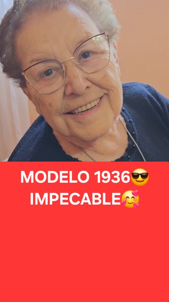 Instagram post by @ezedavicinok for VivaVideo. Caption reads: Modelo 1936😎 que tal? Siempre hermosa la abu🥰....