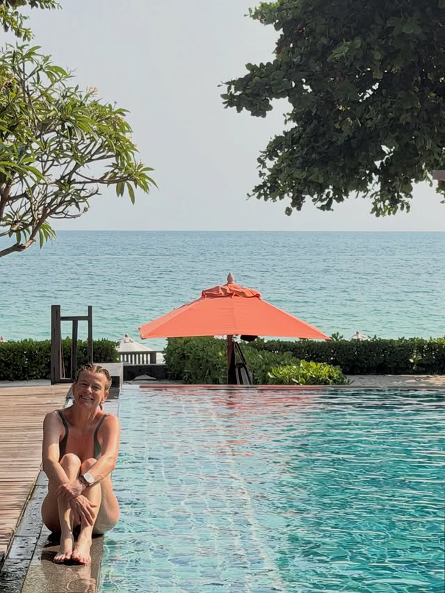 Instagram post by @pellehvenegaard for C&C Travel - Skræddersyede rejser. Caption reads: Koh Samet ☀️🌴 reklame for @cctraveldanmark Efter....