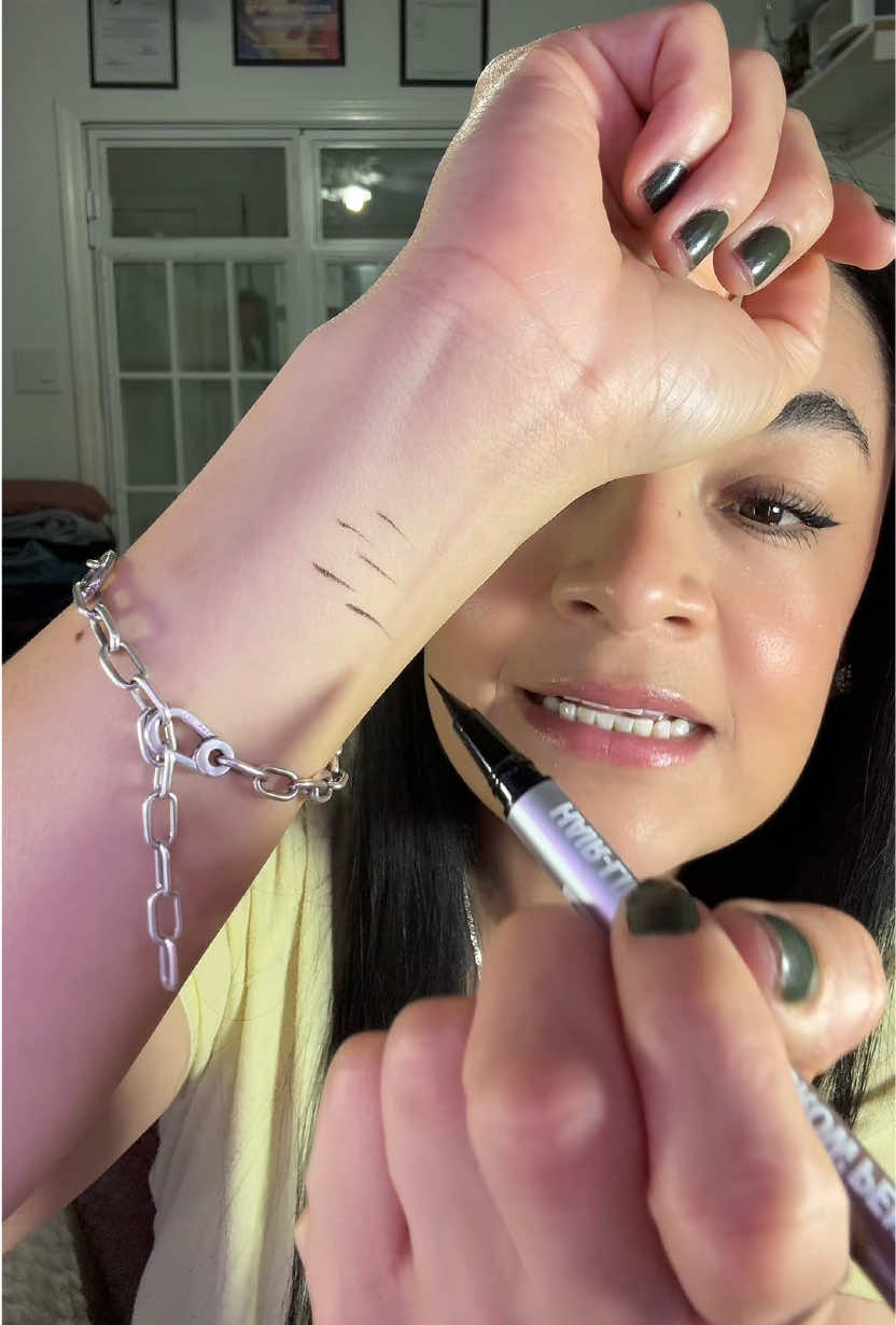 TikTok post by @viryescalantec for iMethodBeauty. Caption reads: Respuesta a @Lola como es tu ceja? 🤨  . . . . .....