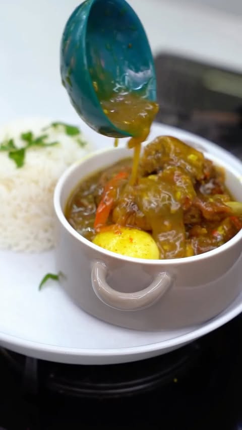 Instagram post by @diaryofakitchenlover for Knorr. Caption reads: Another Christmas story has landed o 😆😆😆🙈
I am....