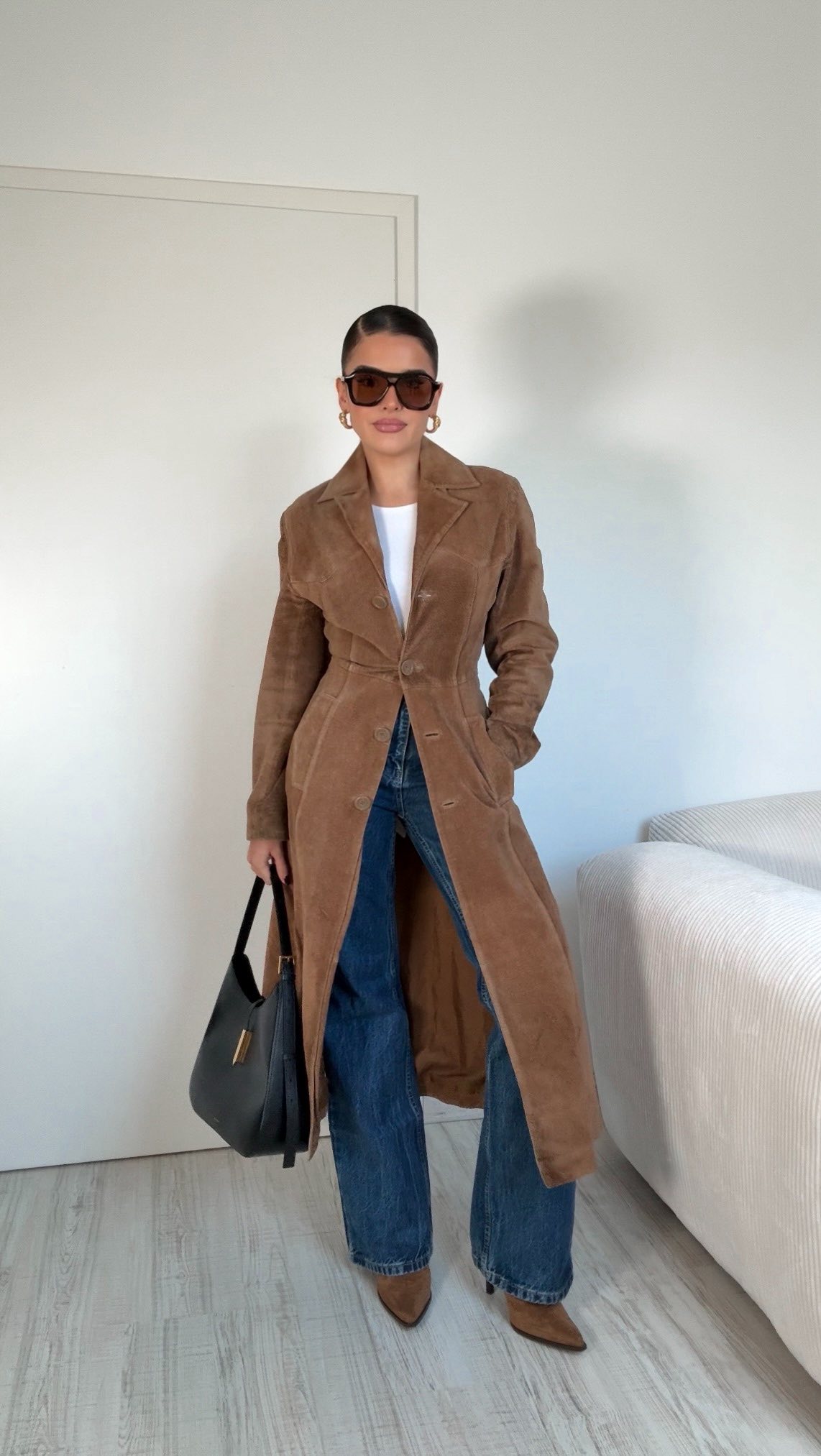 Instagram post by @ruya for Le Specs. Caption reads: İnspo Babe @emelsivas ❤️ || Anzeige....