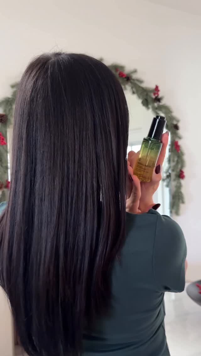 Instagram post by @valeloren for Aveda. Caption reads: [...] for my hair this holiday season....