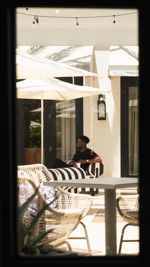 Instagram post by @thecreativegentleman for HotelTonight. Caption reads: [...] for warm Orlando sunshine. With....