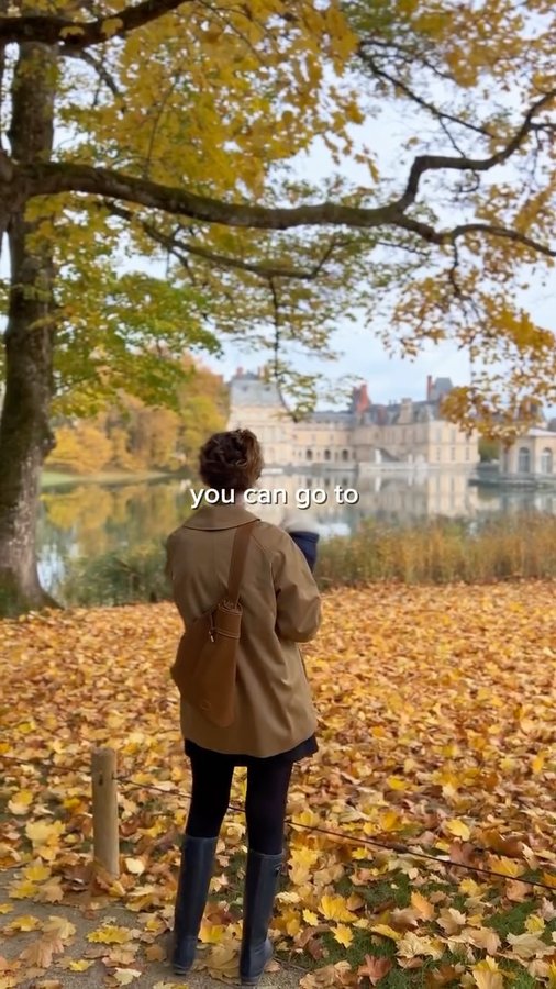 Instagram post by @ainsleydurose for Notion. Caption reads: Itinerary & details below!
Travel hack - plan your....