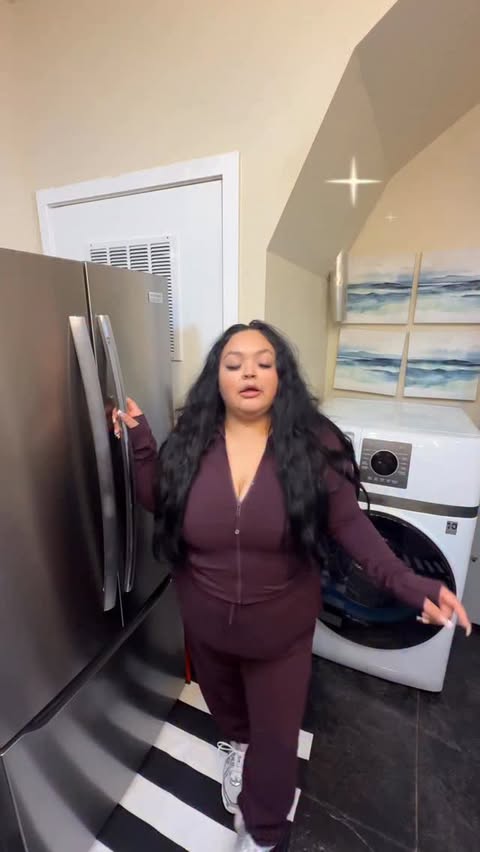 Instagram post by @therealpinklibra for Bloom Nutrition. Caption reads: End of our roadtrip 🎀💗 @bloomsupps #bloompartner....