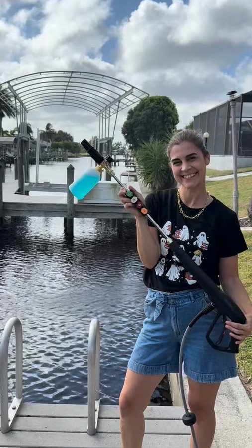 Instagram post by @life.as.eda for Giraffe Tools. Caption reads: ✨ From spooky mess to sparkling clean — this....