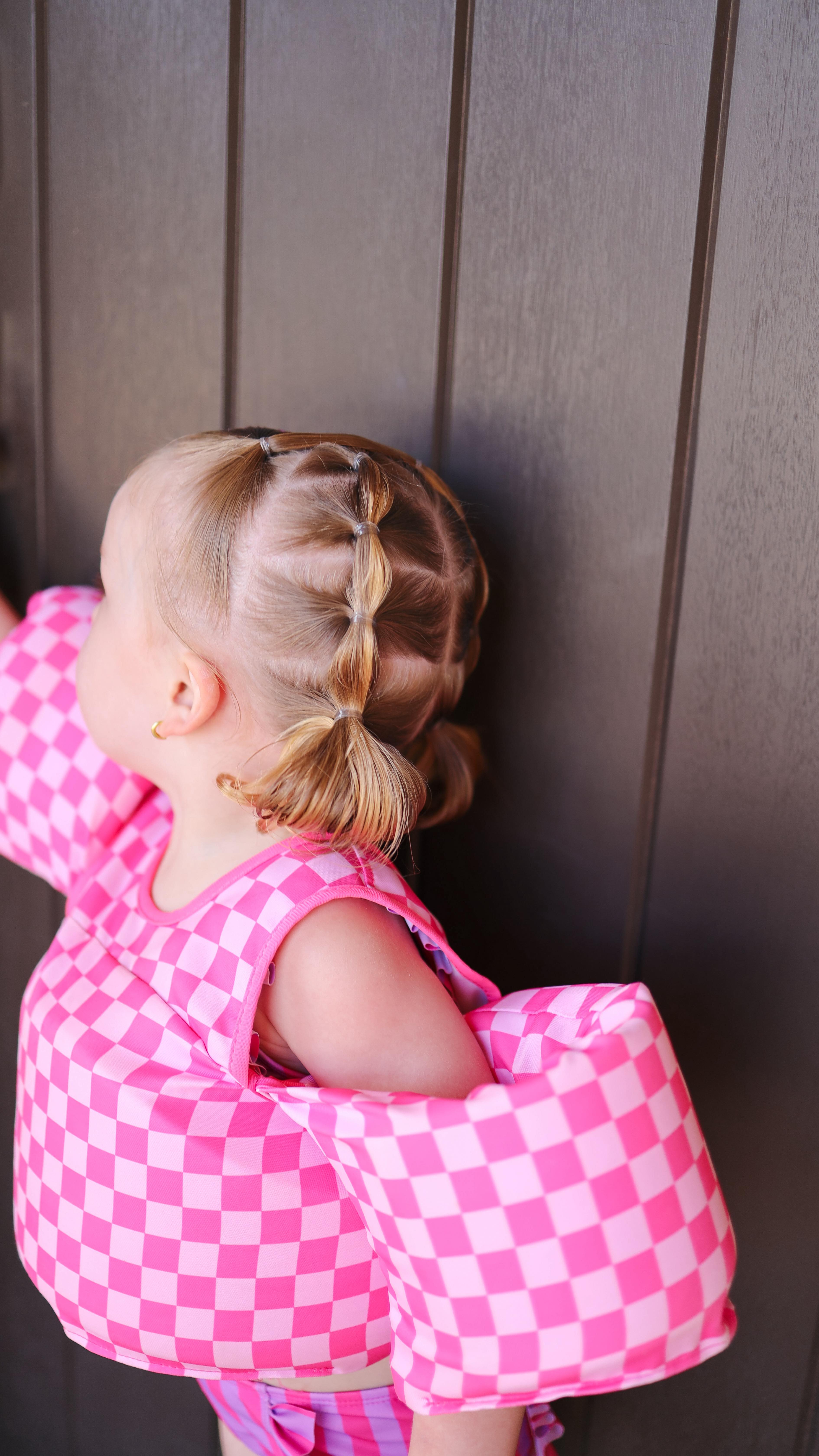 Instagram post by @shopbanksgirl for Sun Bum. Caption reads: Can’t let the part lines burn ☀️👀 this and powder....