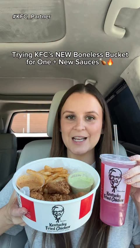 Instagram post by @kayleigh__eats for KFC. Caption reads: Go to @kfc and try the NEW Boneless Bucket for One....