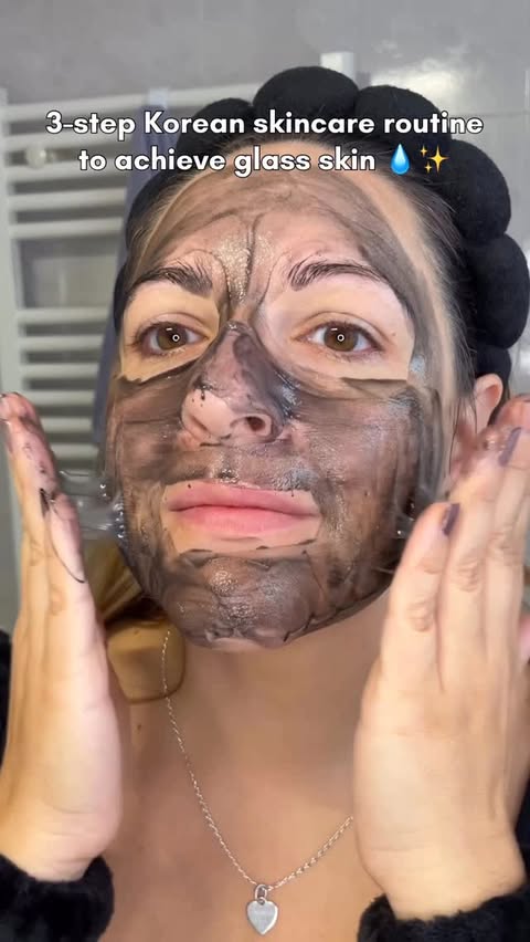 Instagram post by @alys_wonderland89 for The Skin House. Caption reads: [...] #pr // @theskinhouse_official....