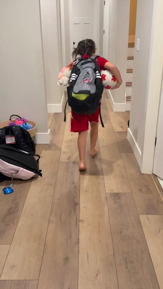 Instagram post by @soccercatmom for Petlibro. Caption reads: Three days of fresh wet food? Yes please....