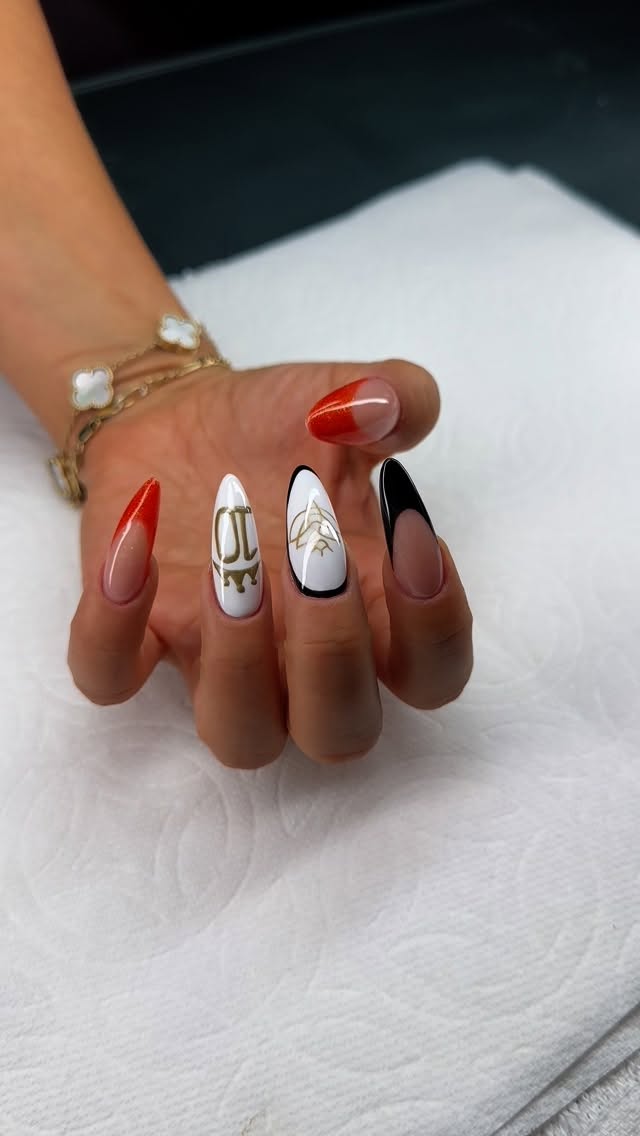 Instagram post by @esme25sz for Modelones. Caption reads: Happy 🔟 anniversary to @modelones  they where one....