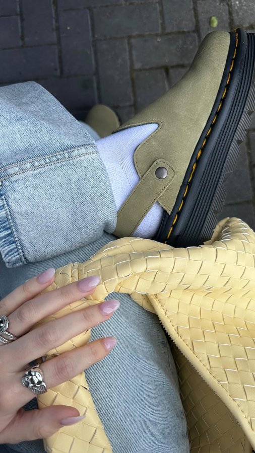 Instagram post by @amyymaggie for KATE HEWKO. Caption reads: Getting dressed with @katehewko and....